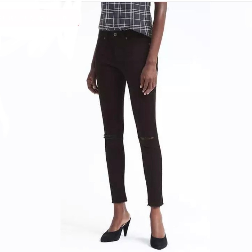 Banana Republic black distressed ankle skinny jean